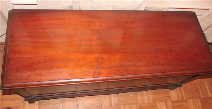 Lane Mahogany Finish Cedar Chest - NO CONTENTS - Measures 20 tall 46 by 17 