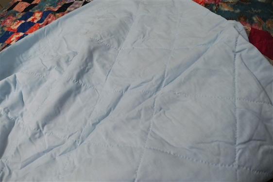 Hand Quilted Patchwork Quilt - Measures 90 by 77