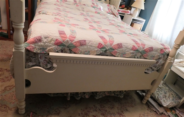 White Bassett Furniture  Full Sized Poster Bed with Bedding 