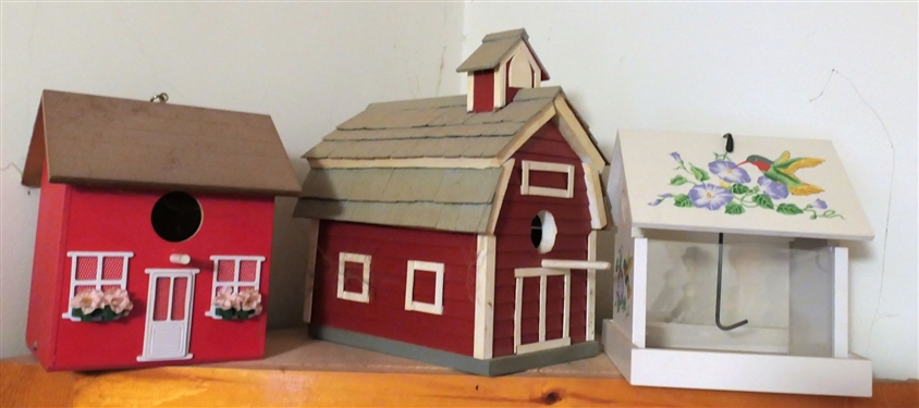 2 Wood Houses and Bird Feeder 