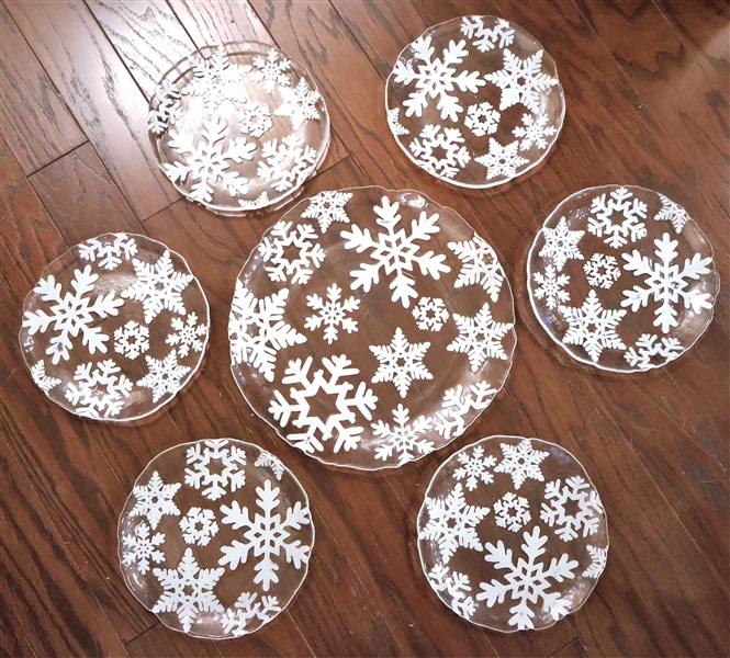 Snowflake Glass Cake Set - 12" Cake Plate and 8" Dessert Plates