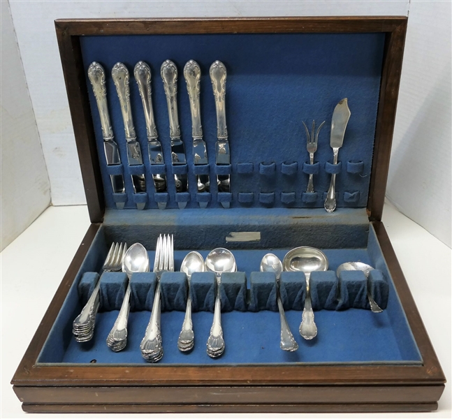 Lunt Sterling Silver Flatware -Modern Victorian Pattern- 43 pcs  Weight 1276.1 grams Plus 6 Knife handles
