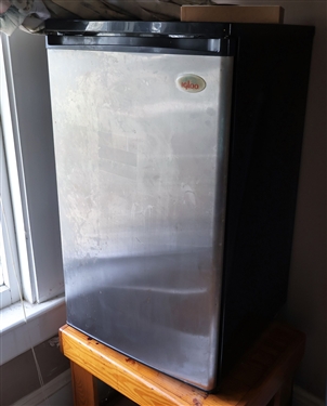 Igloo Mini Fridge