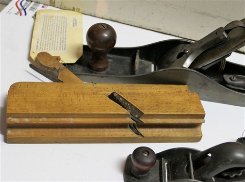 5 Wood Planes including Bailey No. 6, S&S Siegley, American Boy, Auburn Tool Co. No. 105 Nosing Plane, and Tiny Stanley Plane