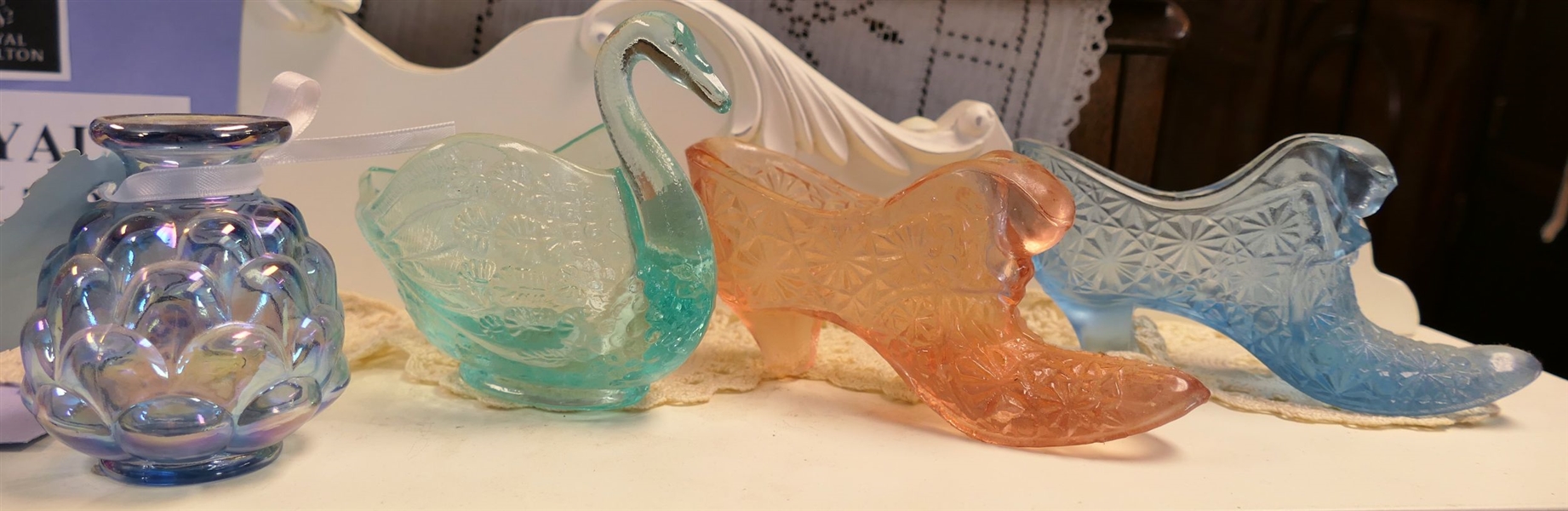 4 Pieces of Fenton - 2 Shoes, Swan, and Small Quilted Vase - Vase Measures 2 1/2" Tall 