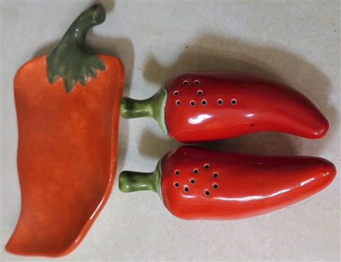 2 Strings of Terracotta Red Peppers and Pepper Salt, Pepper, and Spoon Rest - Peppers Measure 
