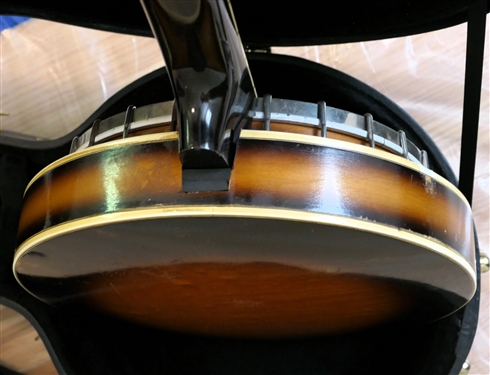 Gibson 5 String Banjo Sunburst Back - Mother of Pearl Inlaid Neck - In The Gibson Fitted Hard Case 
