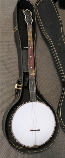 Melody King 6 Peg Open Back Banjo - in Case 