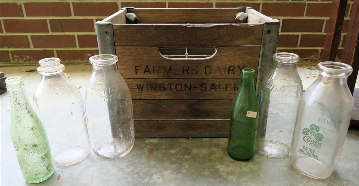 Farmers Dairy Winston Salem Wood Milk Crate with Bottles - Clover Dairy, Biltmore, Mountain Dew, Farmers Dairy, and Roanoke VA Dr. Pepper 