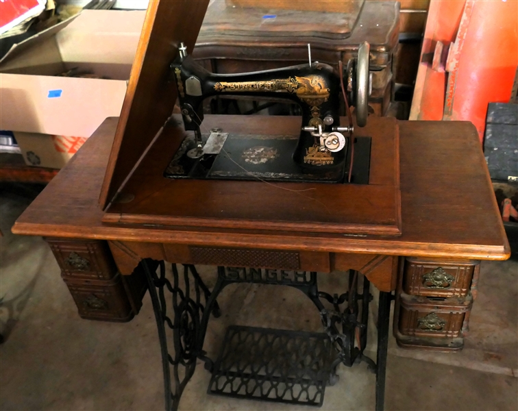 Oak Singer Sewing Machine 
