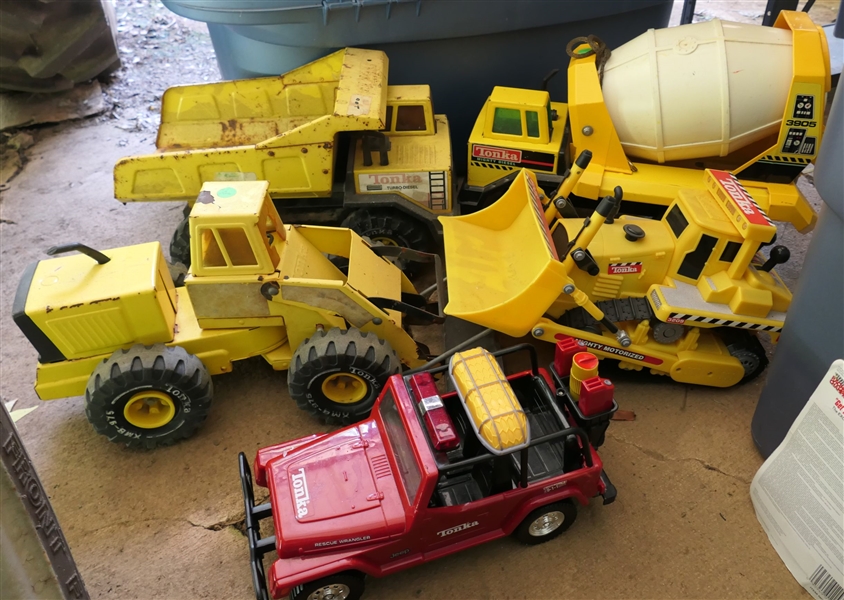 5 Tonka Vehicles - Metal Road Grader, Cement Truck, and Dump Truck and Plastic Jeep and Bulldozer