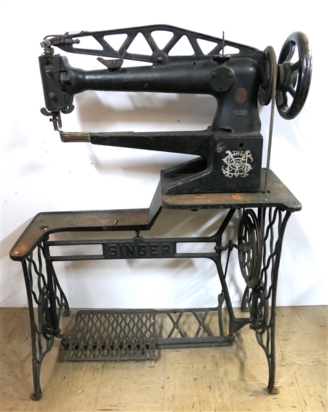 Commercial Singer Sewing Machine - 29K60 