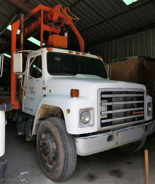 1989 International S1900 Model F1954 -Tandem Axle Truck 6x4 - 254 - with 18 Foot Hydraulic Septic Tank Boom Rigging - 427648 Miles - VIN - 1HTLKTVR7KH614762