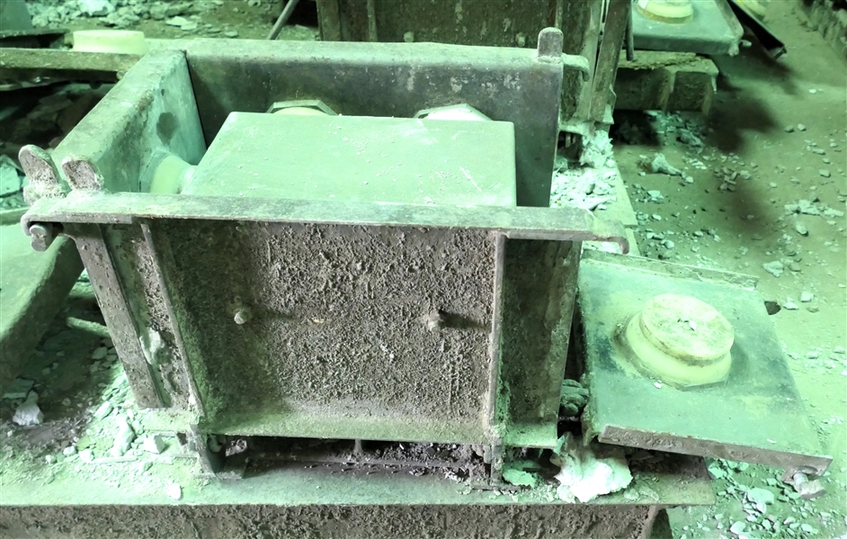 6 Hole Precast Distribution Box Form / Mold