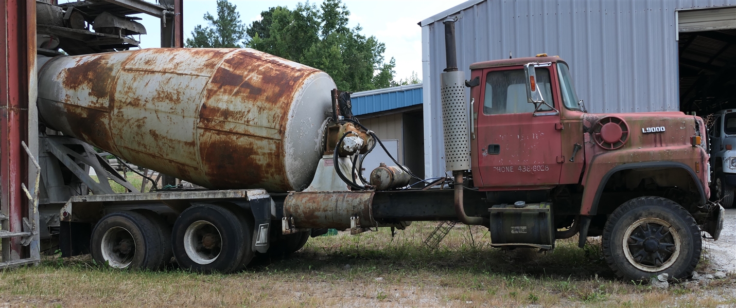 1995 Ford L9000 Cement Truck with Mixer - Working / Running Condition - VIN 1FD2U90L45VA27617