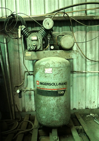 Ingersol Rand T30 Air Compressor - Model 2420N5 - 30T - Working Condition