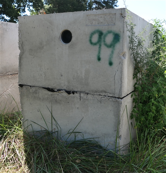 LIVE ONSITE ONLY - Septic Tank - 1000 Gallon