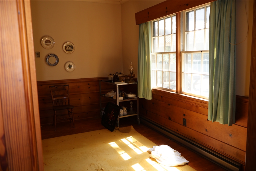 Dining Room with Tongue and Grove Wainscoating 