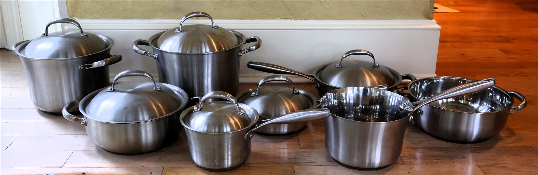 8 Pieces of Technique Cookware with 6 Interchangeable Lids - Pots and Pans Include 6 1/2 Quart 8 Quart, 8" Skillet, and 1 1/2 Quart Sauce Pan