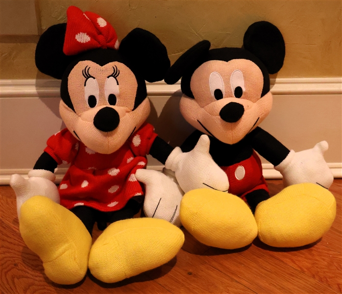 Disney Mickey and Minnie Mouse Stuffed Animals - Crochet / Knitted Material - Made for Jay Franco & Sons - New York - Measuring 20" Long