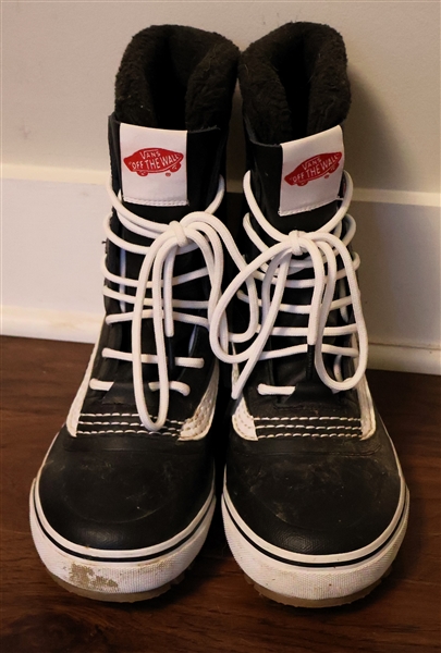 Vans "Remedy" Insulated Snow Boots - Size 8.5