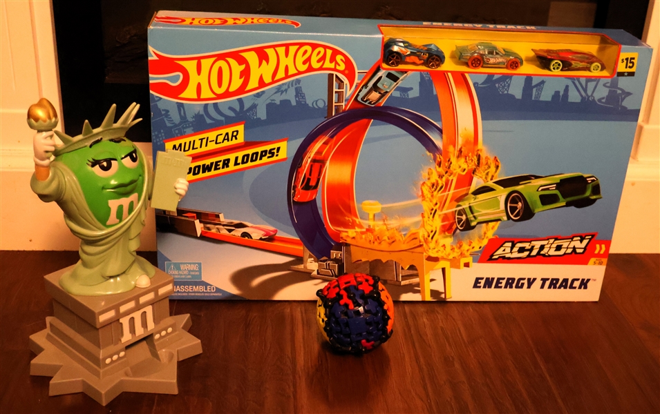 Hot Wheels Energy Track Kit - New in Box, Statue of Liberty MM Dispenser, and Puzzle Ball 