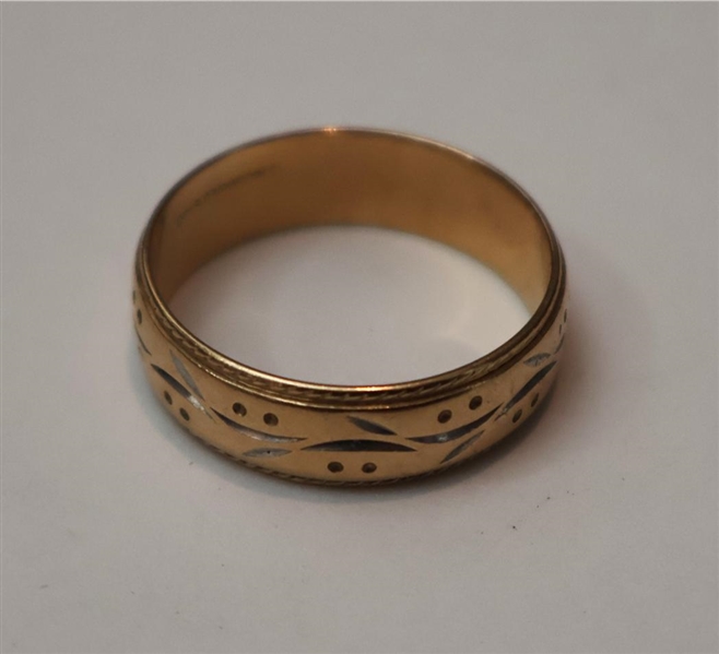 14kt Yellow Gold Wedding Band with Engraved Leaves - Weighs 3.1 DWT