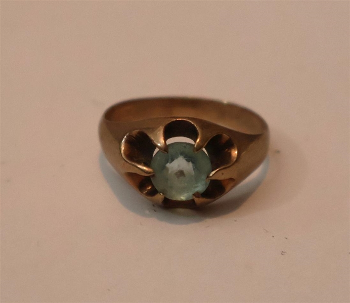 10kt Yellow Gold Ring with Light Blue Topaz Stone - Size 7 - Weighs 3.6 Grams 