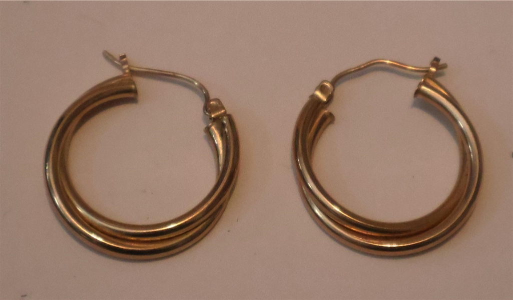 Pair of 10kt Yellow Gold Double Hoop Earrings Measuring 1" Across - Weighing 2.1 Grams