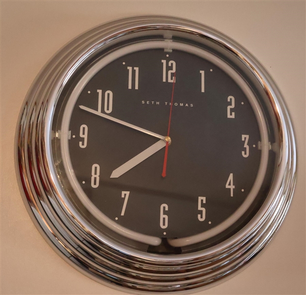 Seth Thomas Neon Quartz Clock - Measures 15" Across
