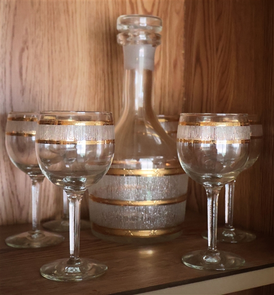 Very Nice Mid Century Gold Decorated Decanter and Cordial Set - Decanter and 6 Glasses - Each Glass Measures 5 3/4" Tall