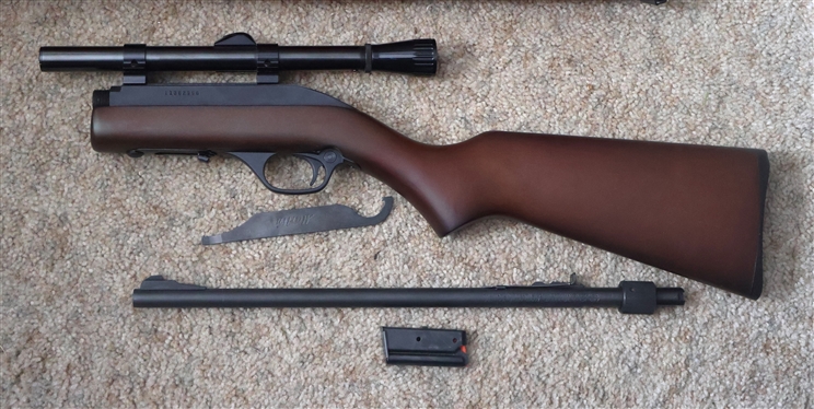 Marlin Papoose Rife  - Model 70P .22LR Take Down Rifle in Marlin Papoose Case - Like New 