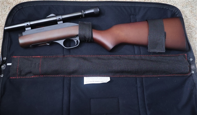 Marlin Papoose Rife  - Model 70P .22LR Take Down Rifle in Marlin Papoose Case - Like New 