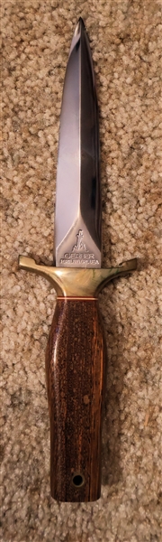 Gerber Dagger - Number 001694 - Wood Handle - Gerber 