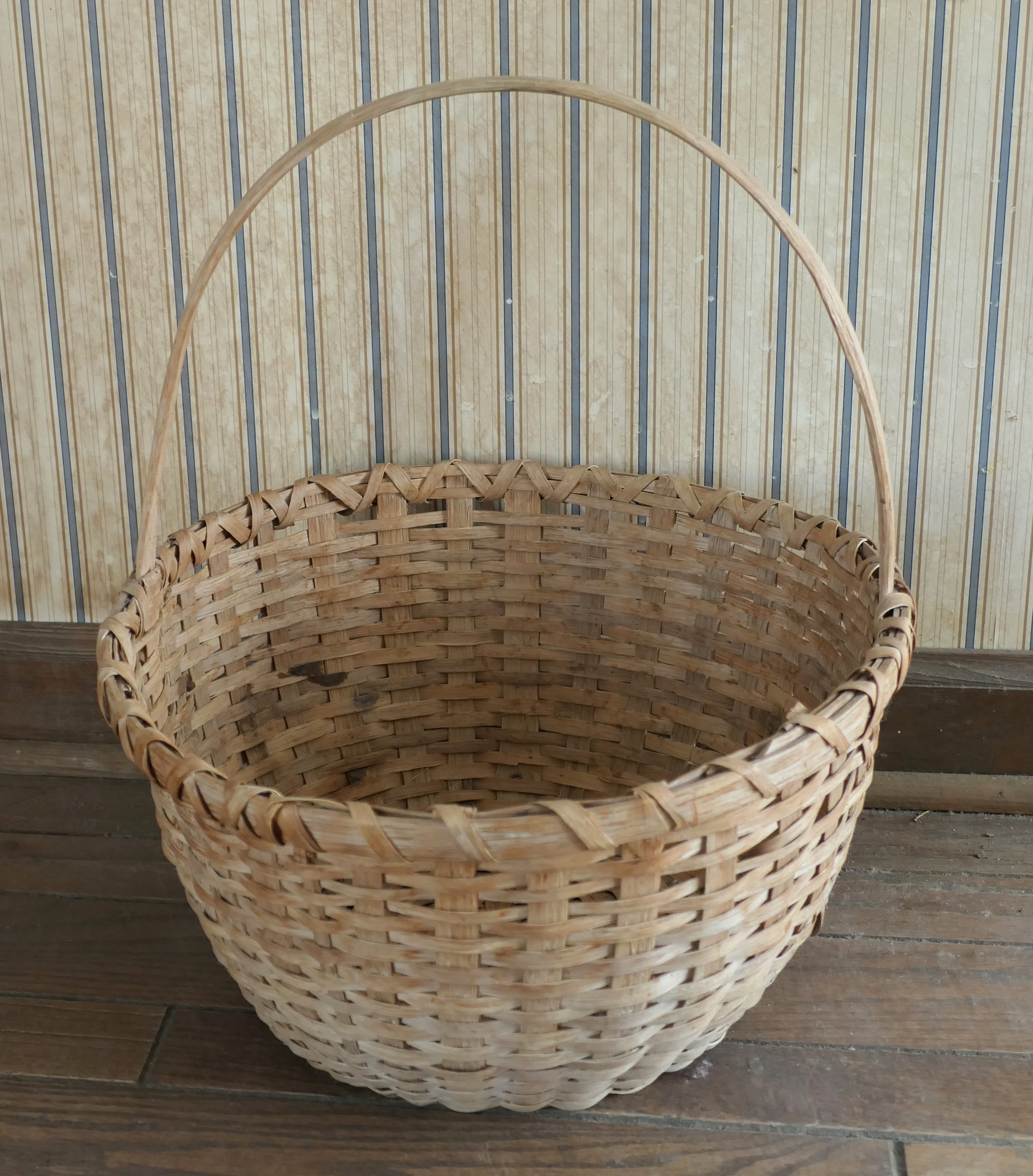 Lot Detail - Handmade Oak Split Basket - Measures 8