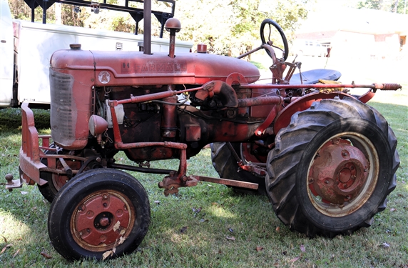 International Harvester - McCormick Farmall - SUPER A Tractor -Runs Great - with Service Guide and Shop Manual 