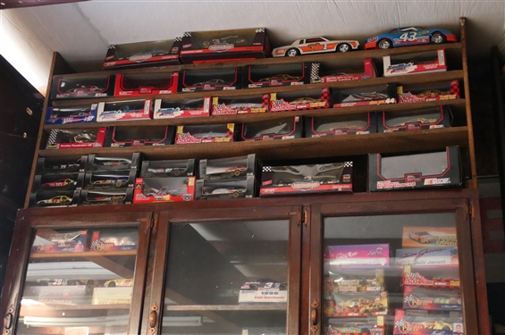 Photos are a sample of items to be sold - Live Onsite - Friday April 5th & Saturday April 6th - 10am 