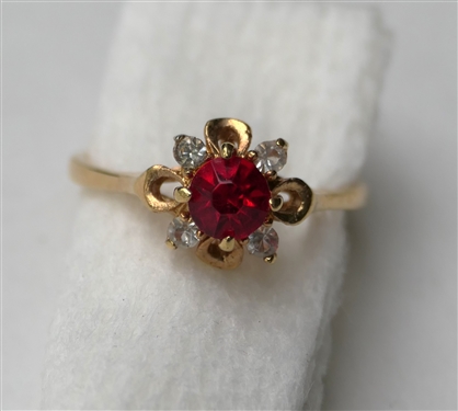 14kt Yellow Gold Ring with Bright Red Center Stone and CZ Accents - Ring Size 6 1/2 - Weighs 2 Grams