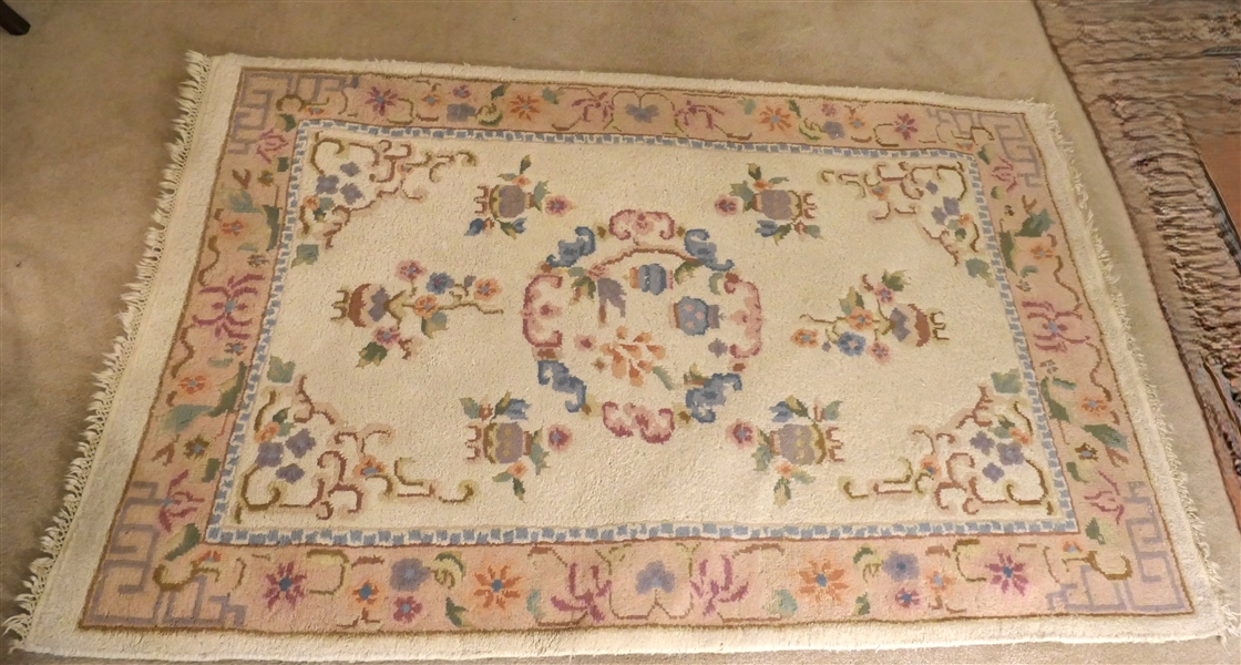 Ethan Allen Ming Ivory Rug - Handmade in India - Measures 4 by 6