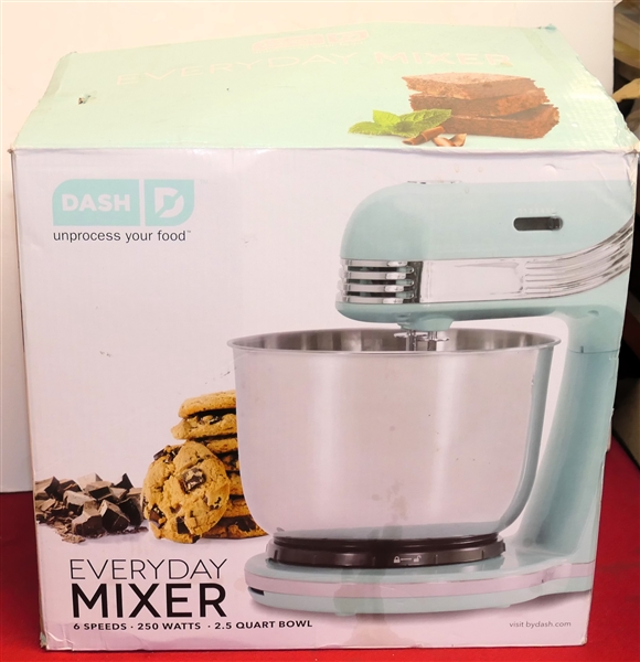 Dash Everyday Mixer 2.5 Quart Stand Mixer - Mint Green - New in Box