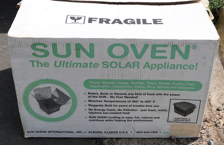 The Original Sun Oven - Solar / Sun Powered Oven - New in Original Box 