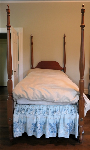 Fine  Y & J Furniture - Durham, NC Mahogany Poster Twin Bed - Urn Finials - Wood Rails - No Bedding 