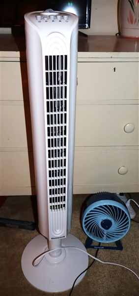 Honeywell Oscillating Tower Fan and Dura Craft Table Top Fan 