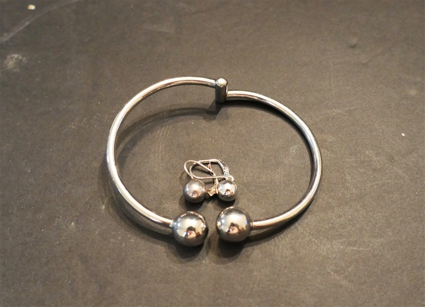 Mexican Sterling Silver Bracelet and Pair of Coordinating Sterling Silver Earrings - Both Marked 925