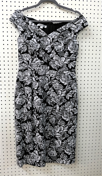 Kay Unger New York Black and Gray/Silver Dress - Size 8