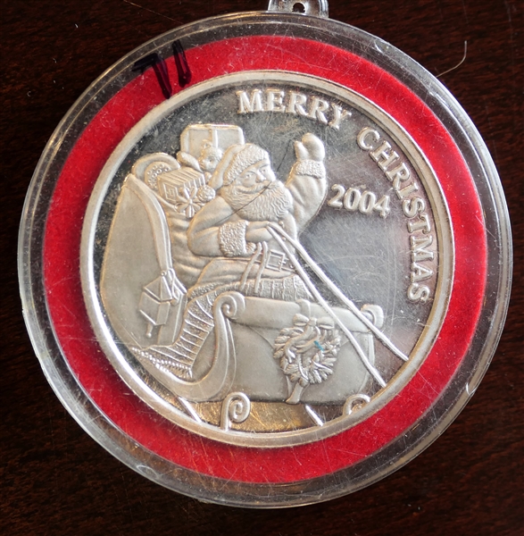 Merry Christmas 2004 - .999 Fine Silver 1 Troy Once Round - 