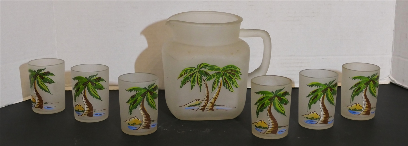 Hazel Atlas Juice Set with Palm Trees - Pitcher and 6 Juice Glasses - Pitcher Measures 5 1/2" Tall 