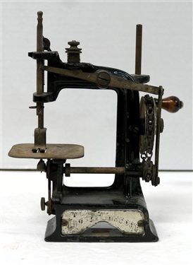 1897 Smith & Egge "Little Comfort" Cast Iron Sewing Machine - Chain Driven Machine - Works - Machine Measures 7" tall 