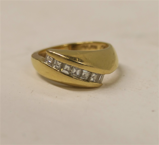 Pretty 14kt Yellow Gold Ring with 7 Diamonds - Size 5 3/4 - Weighs 5.8 Grams 