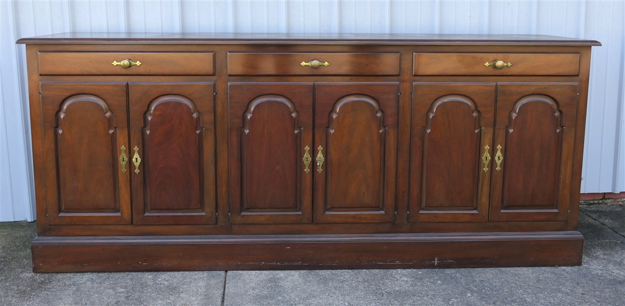 Kittinger Mahogany Server 3 Dovetailed Drawers over 3 Double Door Cabinets with Adjustable Shelves - Server Cabinet Measures 32 1/2" Tall 80" by 18" 